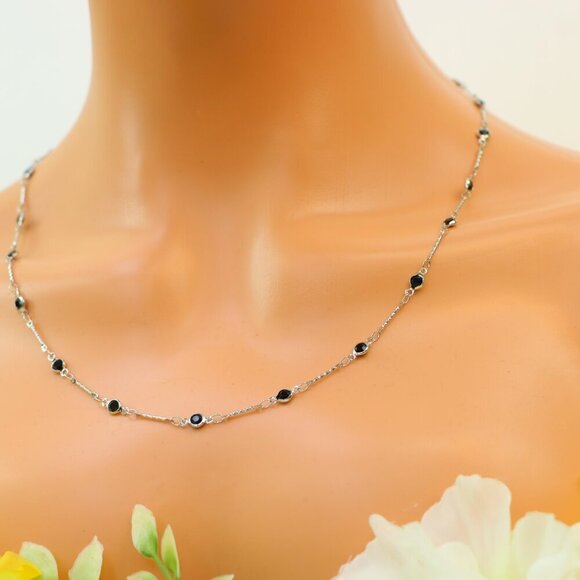 Minimalist Necklace, Sleek & Modern Design, Women’s Fashion, YC110493-N - Picture 5 of 10